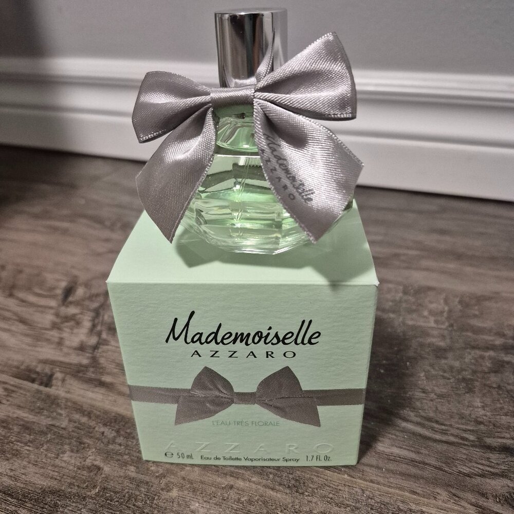 Mademoiselle Azzaro l'eau tres florale